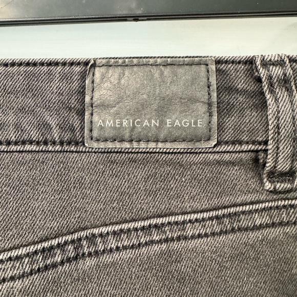 American Eagle Outfitters washed black Mom Jeans - Picture 3 of 6